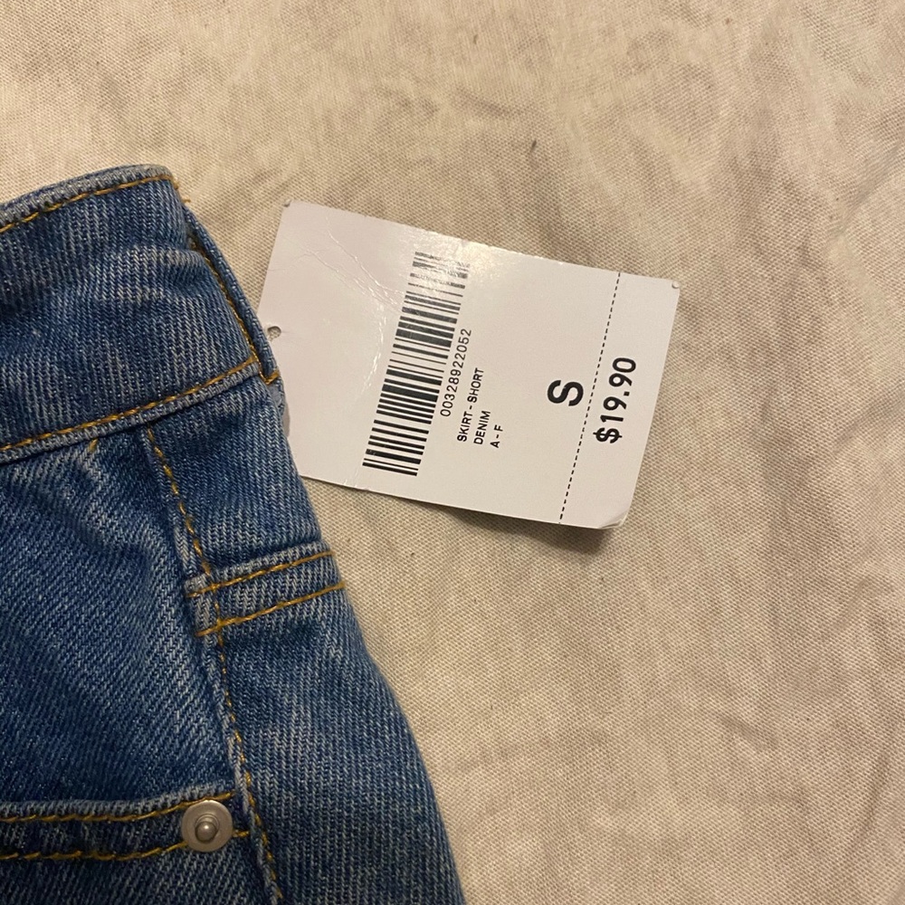Forever21 denim mini skirt - Picture 3 of 3